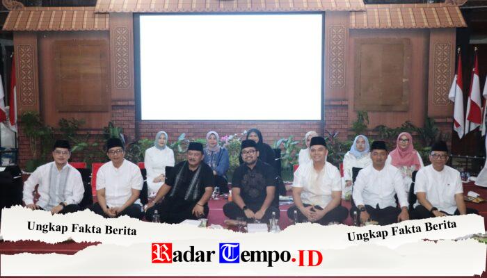 Kapolres Nganjuk Pantau Pengamanan Buka Bersama 10 Ribu Warga di Alun-Alun