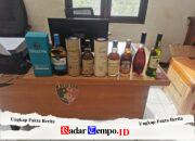 Polrestabes Surabaya Amankan Ratusan Liter Miras Ilegal di Lakarsantri