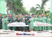 Berbagi Kebahagiaan, Dandim 1009/Tanah Laut dan Ketua Persit KCK Cabang XXXII Bagikan Takjil Untuk Pengguna Jalan