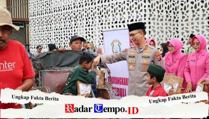 Polres Trenggalek dan Bhayangkari Berbagi Ratusan Menu Buka Puasa Gratis