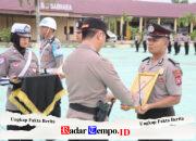 Wujud Komitmen “Punishment”, Kapolres Pulang Pisau Pimpin Upacara PTDH Dua Anggota