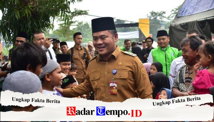 Bupati Tegal Dampingi Rustini Muhaimin Iskandar Salurkan Bantuan bagi Korban Tanah Bergerak Padasari