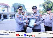 Kapolres Kediri Kota Berikan Penghargaan kepada 35 Personel dan 11 Warga Berprestasi