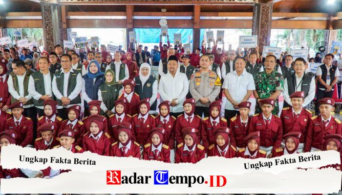 Bersama Bupati Yani, Gubernur Khofifah Salurkan Bantuan Rp7,6 Miliar dan Tinjau Pasar Murah di Gresik