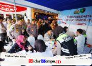 Tinjau Stasiun Surabaya Gubeng, Kapolri Beri Pelayanan ke Pemudik