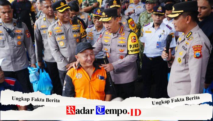 Tinjau Terminal Purabaya, Kapolri ke Sopir Bus: Hati-Hati Jaga Keselamatan Pemudik