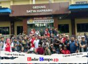 ​Mapolda Jatim Dikepung Ratusan Wartawan, Tuntut Reformasi Perlakuan Terhadap Insan Pers