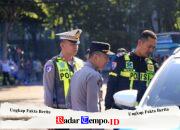 Aksi Heroik Satlantas Polres Gresik, Antarkan Pasutri Asal Situbondo yang Ketinggalan Bus Mudik