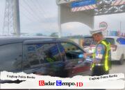 Polda Jatim Terapkan Mobile Reader di Gerbang Tol Situbondo Barat