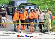 Polres Probolinggo Beri Bantuan Pipa Air Bersih Pascalongsor di Lumbang