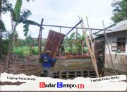 TNI dan Rakyat Bersatu, Babinsa Haruyan Bantu Warga Bangun Rumah Layak Huni