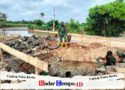 Berjibaku dengan Lumpur, Personel Kodim 1009/Tanah Laut Kebut Penggalian Lubang Cakar Ayam Jembatan Garuda