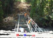 Gotong Royong TNI Dan Warga, Pengelasan Besi Pengaman Jembatan Perintis Garuda Terus Dikebut