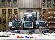 Kreativitas Bersinar di TMMD ke-127, Dandim 0819 Pasuruan Serahkan Penghargaan Lomba Jurnalistik