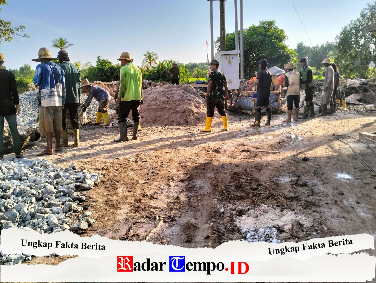 Angkur Box Gotong Royong Personel Kodim 1009/Tanah Laut dan Warga Kebut Pengecoran ...