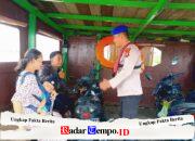 Cegah Karhutla, Satpolairud Polres Pulang Pisau Sambangi Warga di Atas Kapal Feri Penyeberangan