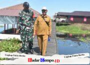 Babinsa Koramil 1002-08/Labuan Amas Utara Pererat Silaturahmi Melalui Komsos di Wilayah Terluar