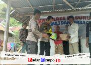Polri Untuk Masyarakat : Kapolres Pasuruan Blusukan Salurkan Bansos untuk Warga