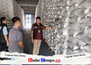 Satgas Pangan Polres Ngawi Cek Gudang Bulog Pastikan Stok Beras dan Jagung Aman