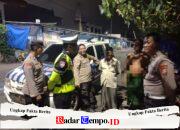Patroli Dialogis Polres Pelabuhan Tanjungperak Imbau Warga di Pesisir Surabaya Antisipasi Banjir Rob