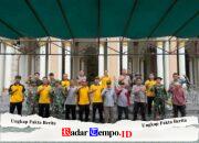 Jelang Idul Adha, Anggota Koramil, Polsek dan Warga Bersinergi Bersihkan Lingkungan Masjid