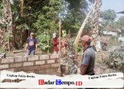 Kerja Bakti Bangun MCK Babinsa Gandean Bersama Warga, Tingkatkan Kesehatan Lingkungan