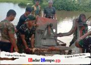Mesin Molen Butuh Perawatan, Personel Kodim 1009/Tla Sigap Evakuasi ke Bengkel Demi Kelancaran Pembangunan Jembatan Garuda
