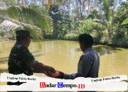 Babinsa Koramil 1008-05/Kelua–Muara Harus Dampingi Pembudidaya Ikan Patin di Desa Sei Buluh