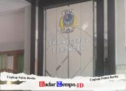 Terkait Pungutan Di SMAN 2 Lamongan, Khofifah Tegas : Main Pungutan, Harus Siap Dicopot dan Diproses Secara Hukum