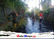 Antisipasi Banjir, Babinsa Sertu Didik Bersama Warga Kepanjenkidul Bersihkan Saluran Sungai