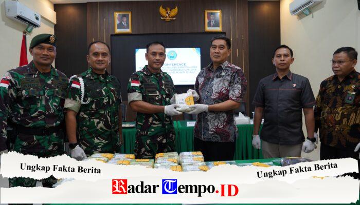 Gagalkan Peredaran Narkoba Skala Besar, Kodam XII/Tpr Amankan 21,4 Kg Sabu, Serahkan WNA Malaysia ke BNNP Kalbar
