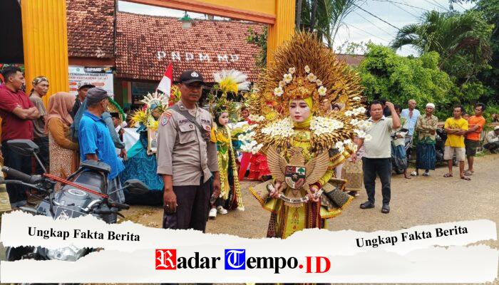 Sambut Haflah dan Kelulusan Siswa, Dua Karnaval Meriah Berlangsung Aman di Kecamatan Kadur