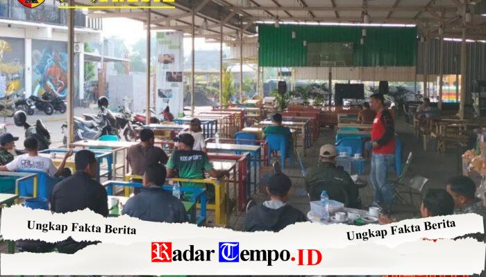 Kodim 0817/Gresik Gelar Nobar Piala Dunia, Pererat Kebersamaan TNI dan Masyarakat