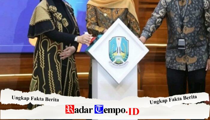 143 RIBU BEASISWA DIBUKA KABAR GEMBIRA DARI GUBERNUR KHOFIFAH UNTUK CALON PELAJAR SMA/SMK DAN MAHASISWA JAWA TIMUR