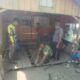 Babinsa Koramil Barabai Hadir di Tengah Warga, Gotong Royong Renovasi Poskamling