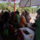 Warga Padati Gerai Gerakan Pangan Murah pada Pembukaan TMMD Reguler ke-129 Kodim 1208/Sambas