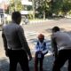 Diantar Polisi, Bocah SD di Gresik yang Tersesat Jalan Pulang Akhirnya Bertemu Orang Tuanya