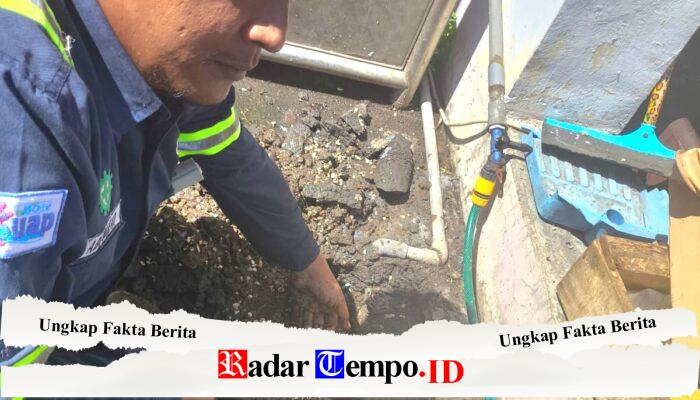 Diduga Gunakan Sambungan Air Tanpa Meter, Sebuah Persil di Perak Barat Ditertibkan PAM