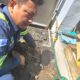 Diduga Gunakan Sambungan Air Tanpa Meter, Sebuah Persil di Perak Barat Ditertibkan PAM