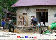 Satgas TMMD Reguler Ke-129 Angkut Material Pasir Gunakan Ember Demi Percepat Pembangunan
