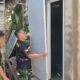 Satgas TMMD Reguler Ke-129 Pasang Pintu MCK RTLH Warga Desa Tempapan Hulu