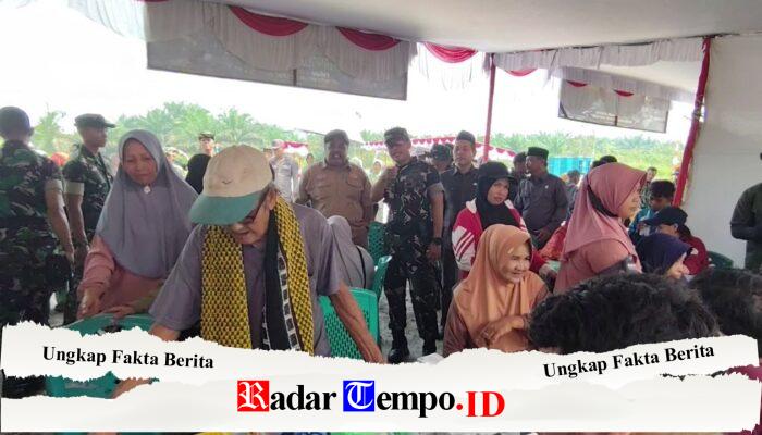 Danrem 121/Abw Tinjau Pelaksanaan Pengobatan Gratis di Lokasi Penutupan TMMD Reguler ke-129