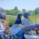 Sasar 3 Jalur Rawan Laka Lantas, Satlantas Polres Sampang Polda Jatim Bagikan Brosur Keselamatan Berkendara