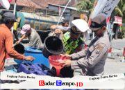 Polres Gresik Peduli, Salurkan Bantuan Air Bersih untuk Warga 3 Desa di Balongpanggang