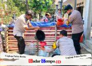Polres Bojonegoro Salurkan 25 Ribu Liter Air Bersih ke Warga Terdampak Kemarau