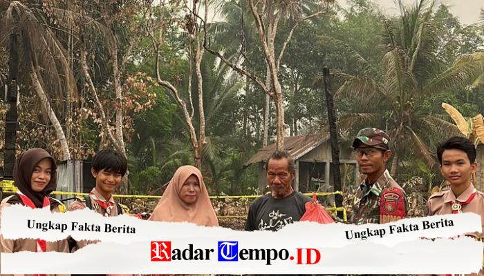 Saka Wira Kartika Koramil 1002-01/BAS Salurkan 32 Paket Sembako untuk Korban Kebakaran