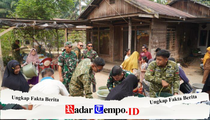 Kodim 1008/Tabalong Bersama BPBD Salurkan 20 Ribu Liter Air Bersih untuk Warga Kambitin