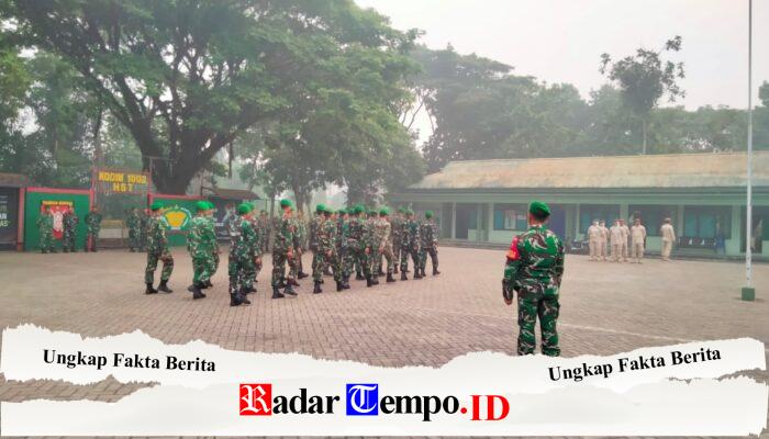 Tingkatkan Disiplin dan Kekompakan, Anggota Kodim 1002/HST Laksanakan Latihan PBB